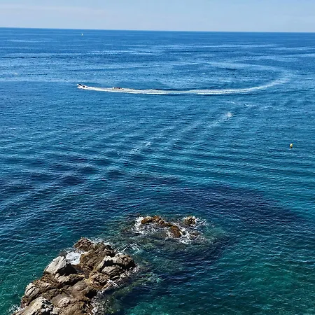 Unparalleled Sea View Lejlighed *
