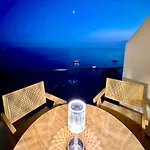 Unparalleled Sea View Apartamento