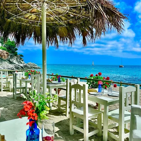 Апартаменты Unparalleled Sea View Тосса-де-Мар